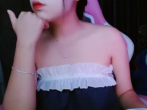 Julie Ulie online show from July 2026 02:31:01 PM