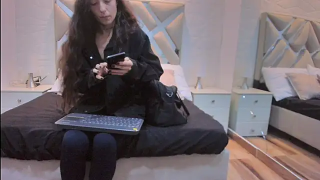 Snapshot of valentinasu chatting on June 2026 11:34:02 AM valentinasu online show from June 2026 11:34:02 AM