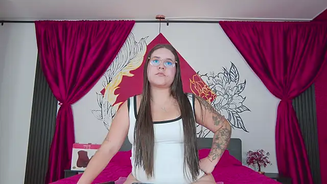 Lia Avalon online show from June 2026 11:41:01 AM