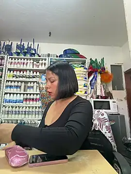 ISABELLA  LUNA online show from June 2026 01:42:02 PM