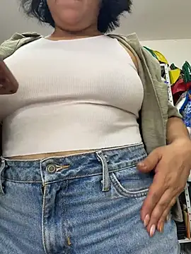 ISABELLA  LUNA online show from July 2026 02:01:02 PM