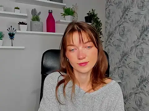 KiraBliss28 online show from June 2026 05:43:02 AM