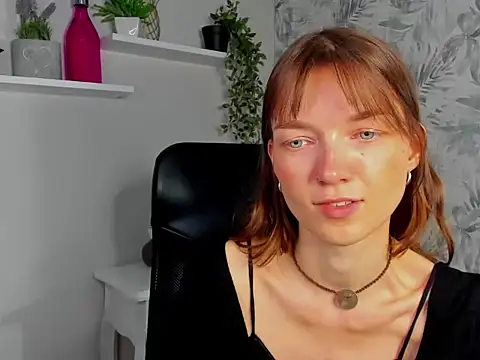 KiraBliss28 online show from June 2026 05:41:02 AM