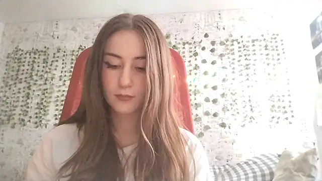 Pollykiss online show from June 2026 01:17:02 PM