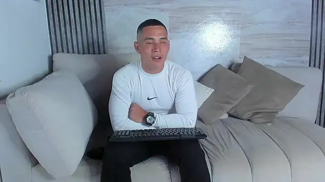 dylan viper online show from May 2026 03:01:02 AM