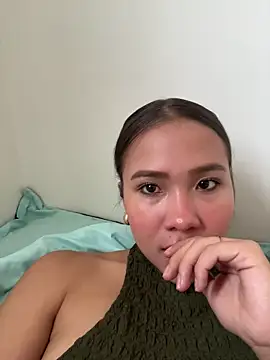 Snapshot of bellaroch chatting on June 2026 04:43:01 PM bellaroch online show from June 2026 04:43:01 PM