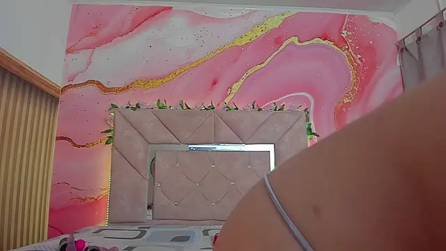 Candy  Moon  online show from June 2026 03:04:02 AM