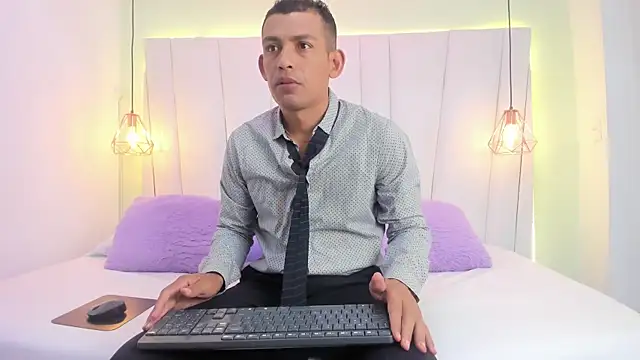 Snapshot of AntonioRuda chatting on May 2026 05:50:02 PM AntonioRuda online show from May 2026 05:50:02 PM