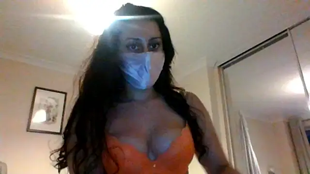 leila salem online show from June 2026 08:07:02 PM