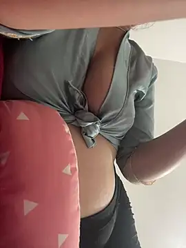 Suki-love online show from May 2026 02:03:02 PM