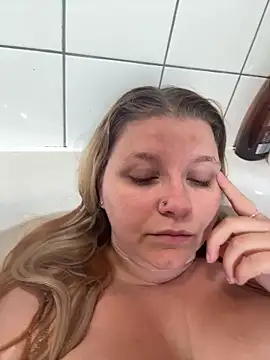 LucieLouBabe online show from June 2026 10:43:02 AM
