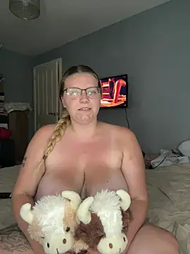Snapshot of LucieLouBabe chatting on July 2026 10:23:01 PM LucieLouBabe online show from July 2026 10:23:01 PM
