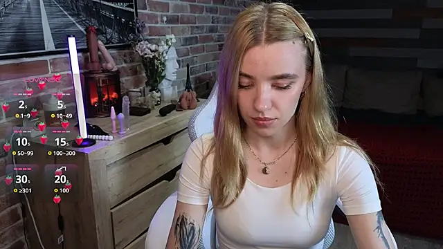 Snapshot of eva_swetty chatting on June 2026 09:09:01 PM eva swetty online show from June 2026 09:09:01 PM