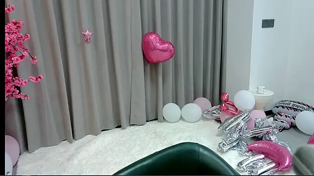 Snapshot of yan-0705 chatting on June 2026 11:13:02 AM yan-0705 online show from June 2026 11:13:02 AM