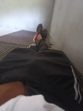 NAUGHTY-LAUND online show from June 2026 12:37:01 AM