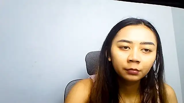 Snapshot of KristieOrtmann chatting on June 2026 06:26:02 AM KristieOrtmann online show from June 2026 06:26:02 AM