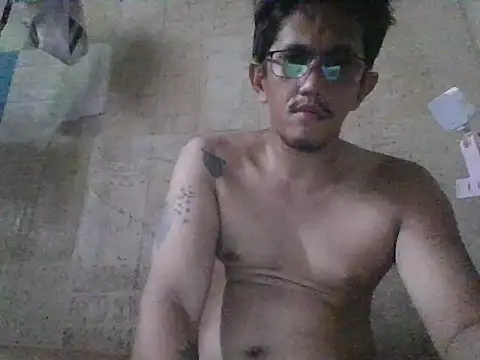 Snapshot of MikeSweet2026 chatting on May 2026 03:48:01 AM MikeSweet2026 online show from May 2026 03:48:01 AM