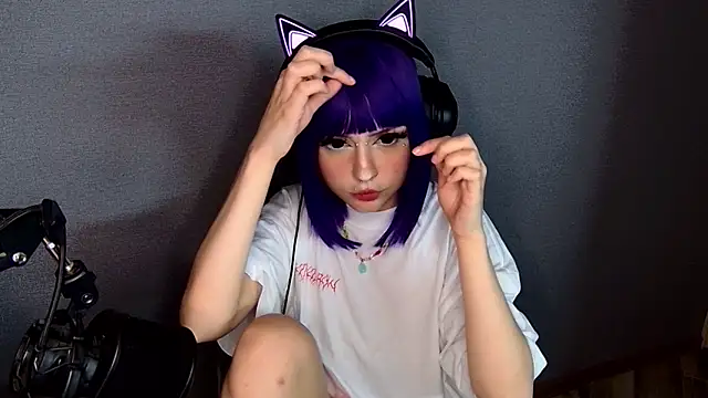 YunaLeaf online show from June 2026 10:23:02 PM