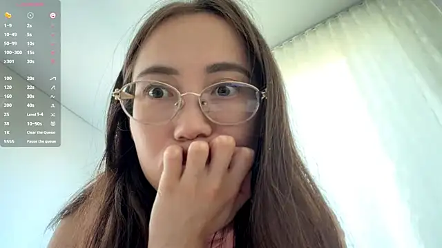 Snapshot of VickieTrudo chatting on July 2026 11:24:02 AM VickieTrudo online show from July 2026 11:24:02 AM