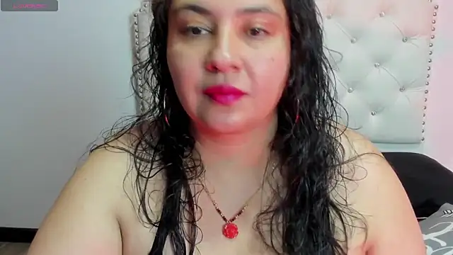 JadeBellee online show from May 2026 12:46:02 PM