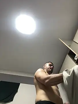Gugostoso04 online show from June 2026 05:26:01 PM