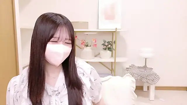 Yuinyaaa online show from July 2026 10:40:01 AM