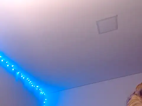 deusaloirinha online show from May 2026 08:47:02 PM