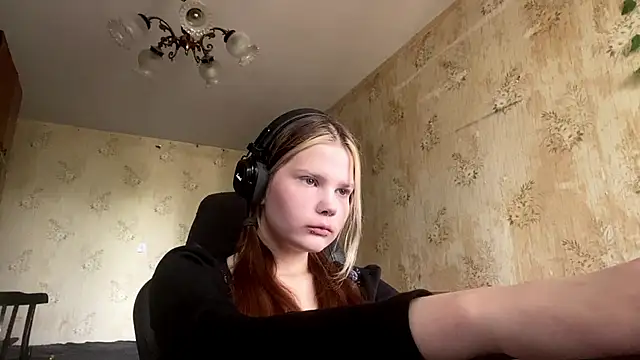 SusanaLeichty online show from June 2026 07:03:02 AM