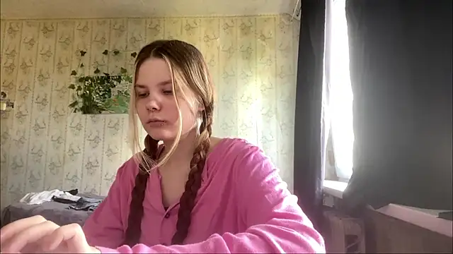 SusanaLeichty online show from July 2026 02:52:01 PM