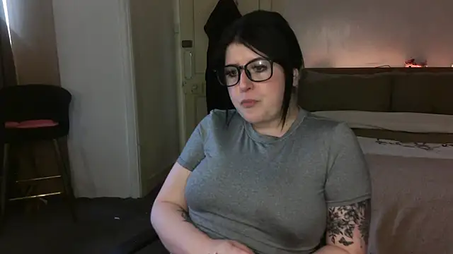 LucyLou31 online show from July 2026 02:56:01 PM