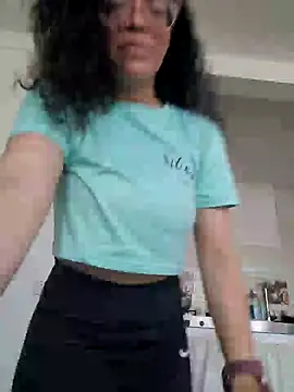 Snapshot of LUCI_LOVE chatting on December 2024 03:22:01 PM LUCI LOVE online show from December 2024 03:22:01 PM