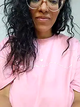 Snapshot of LUCI_LOVE chatting on January 2025 03:09:01 PM LUCI LOVE online show from January 2025 03:09:01 PM