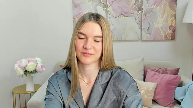 Snapshot of RoxyReignn chatting on June 2026 02:53:01 AM RoxyReignn online show from June 2026 02:53:01 AM