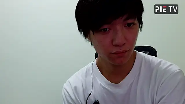 Snapshot of pie-001 chatting on May 2026 02:03:01 PM pie-001 online show from May 2026 02:03:01 PM