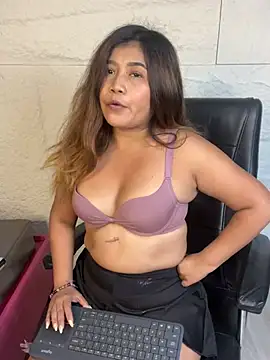 Snapshot of LyraMilano chatting on July 2026 12:45:02 PM LyraMilano online show from July 2026 12:45:02 PM