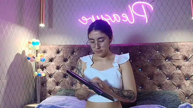 AntonellaRosex online show from June 2026 11:34:01 AM
