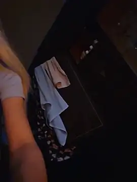 Kisa Dreis online show from July 2026 03:42:01 AM