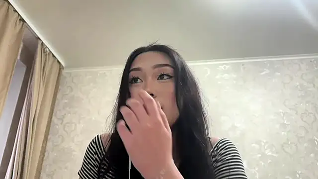 LilowNax online show from June 2026 04:09:01 PM