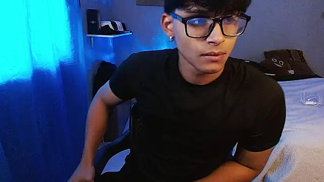 Mr yisuzz online show from July 2026 12:29:01 PM