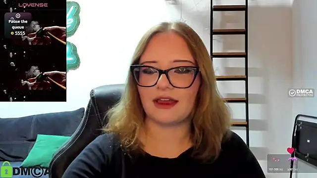 Snapshot of JuliNy_x chatting on June 2026 01:14:01 PM JuliNy x online show from June 2026 01:14:01 PM