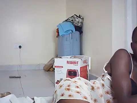 Snapshot of Sweet_ladasha chatting on June 2026 06:22:02 PM Sweet ladasha online show from June 2026 06:22:02 PM
