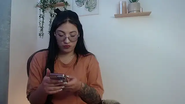 Snapshot of Leena_rose chatting on July 2026 04:17:01 PM Leena rose online show from July 2026 04:17:01 PM