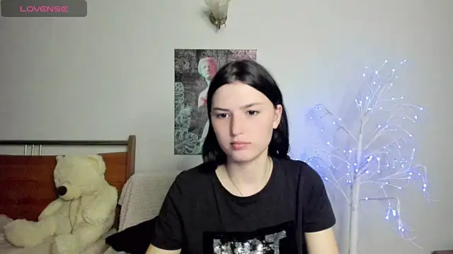 Snapshot of Kira_Devi chatting on May 2026 07:10:02 PM Kira Devi online show from May 2026 07:10:02 PM