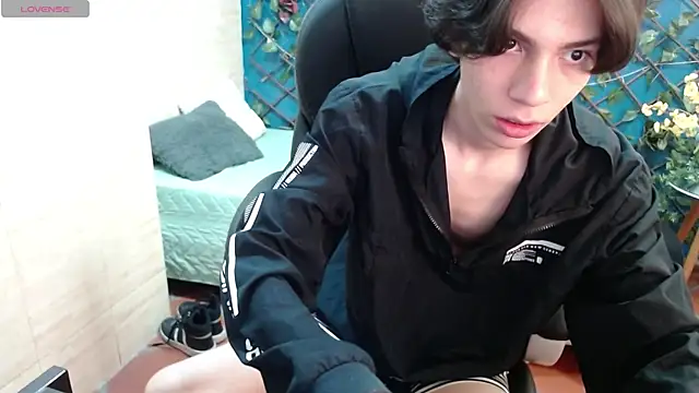 Julesx15 online show from June 2026 12:18:02 PM