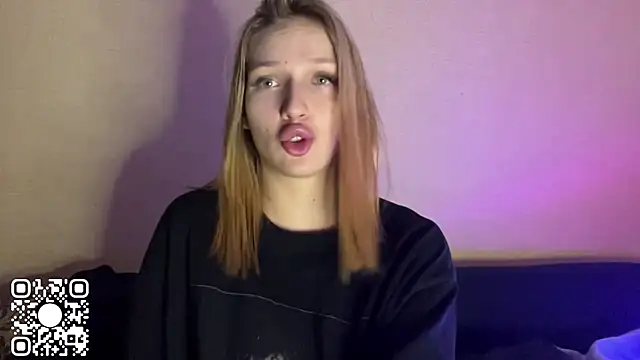 xXMelanieseXx online show from July 2026 03:25:01 PM