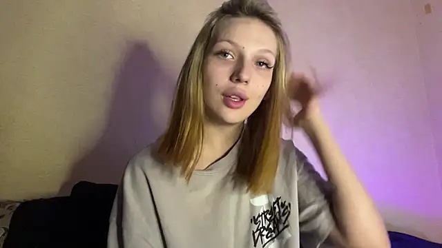 xXMelanieseXx online show from July 2026 08:22:01 PM