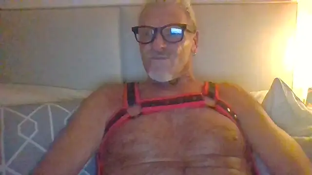 Snapshot of NottsLeather chatting on July 2026 01:21:02 AM NottsLeather online show from July 2026 01:21:02 AM