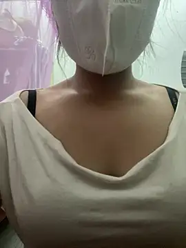 Luna-mi online show from June 2026 01:57:02 PM