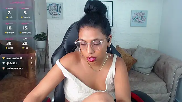 Snapshot of luna_sweet_tk chatting on June 2026 02:33:01 PM luna sweet tk online show from June 2026 02:33:01 PM