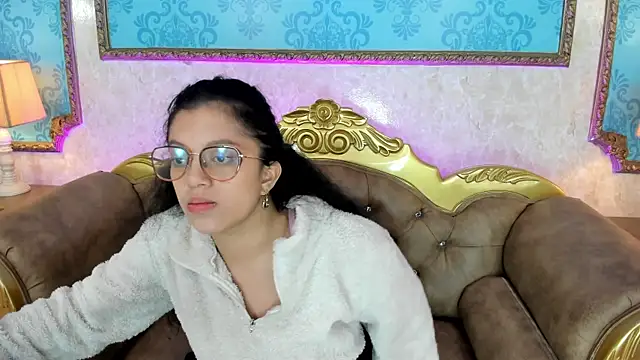 Snapshot of MaloryJones chatting on June 2026 02:33:01 PM MaloryJones online show from June 2026 02:33:01 PM